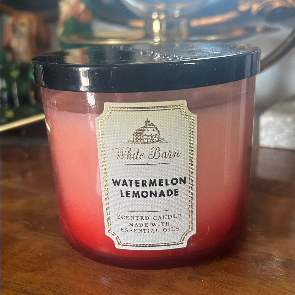 White Barn Watermelon Lemonade Candle - Red Ombre